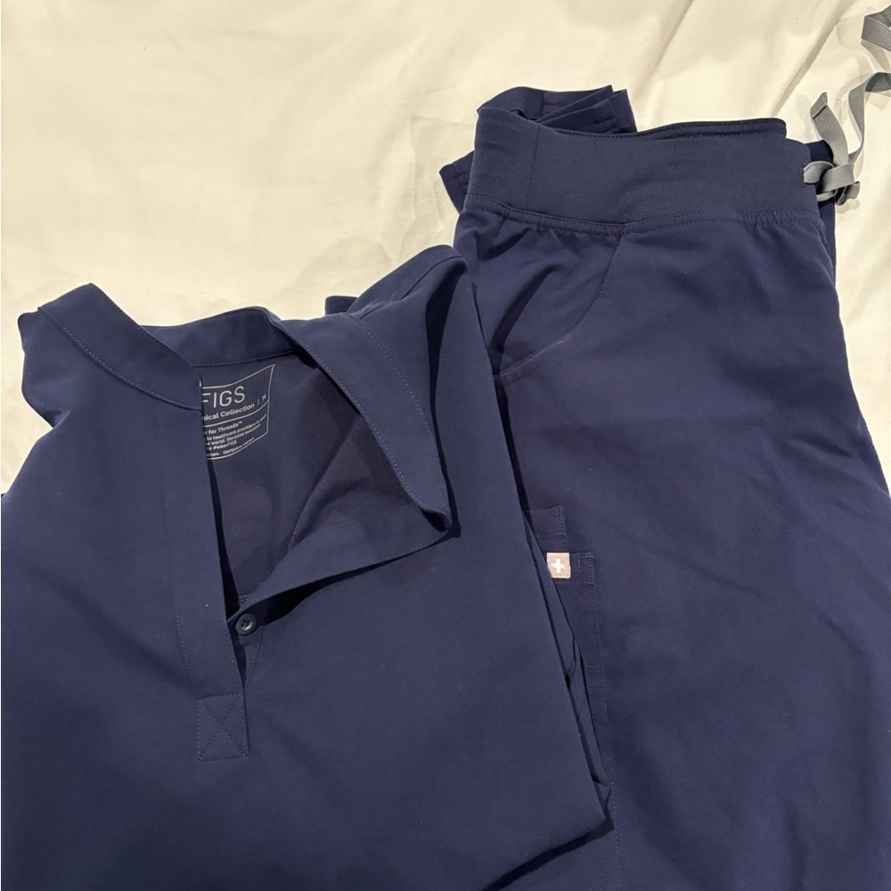 Figs Medium Navy Scrub Set